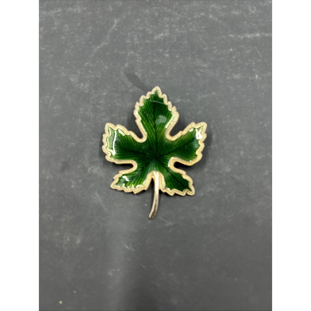 Vintage Green Enamel With Goldtone Accents Leaf Pin‎ Fall